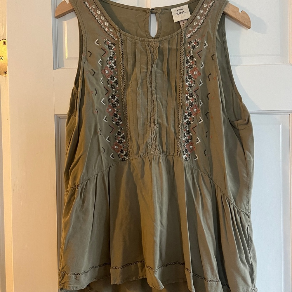Knox Rose Sage Embroidered Blouse
